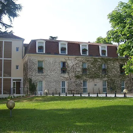 Hotel Orangerie Du Chateau 3*
